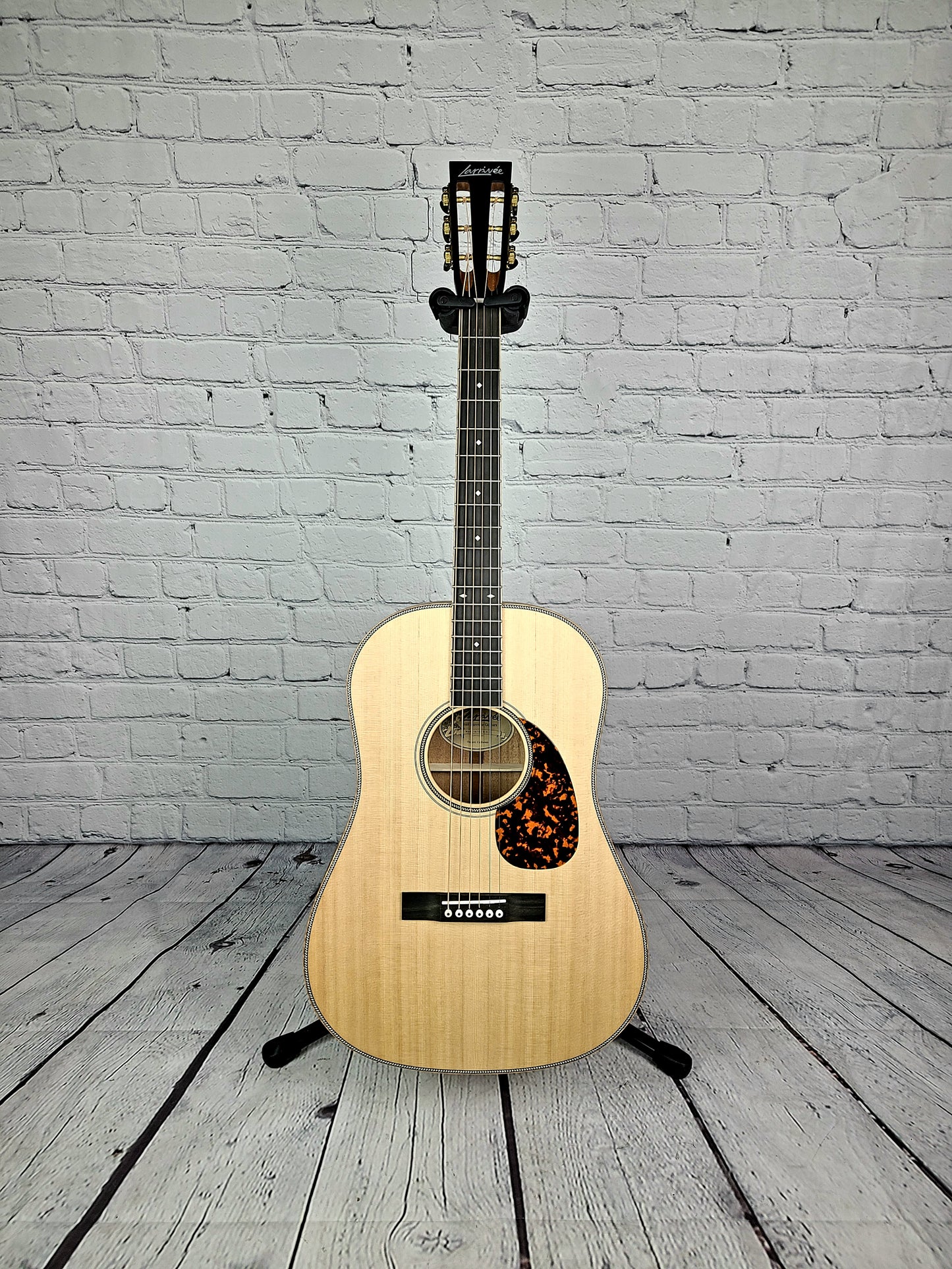 Larrivee SD-50 Sloped Dreadnaught Acoustic Guitar Slotted Headstock Mahogany Spruce Top