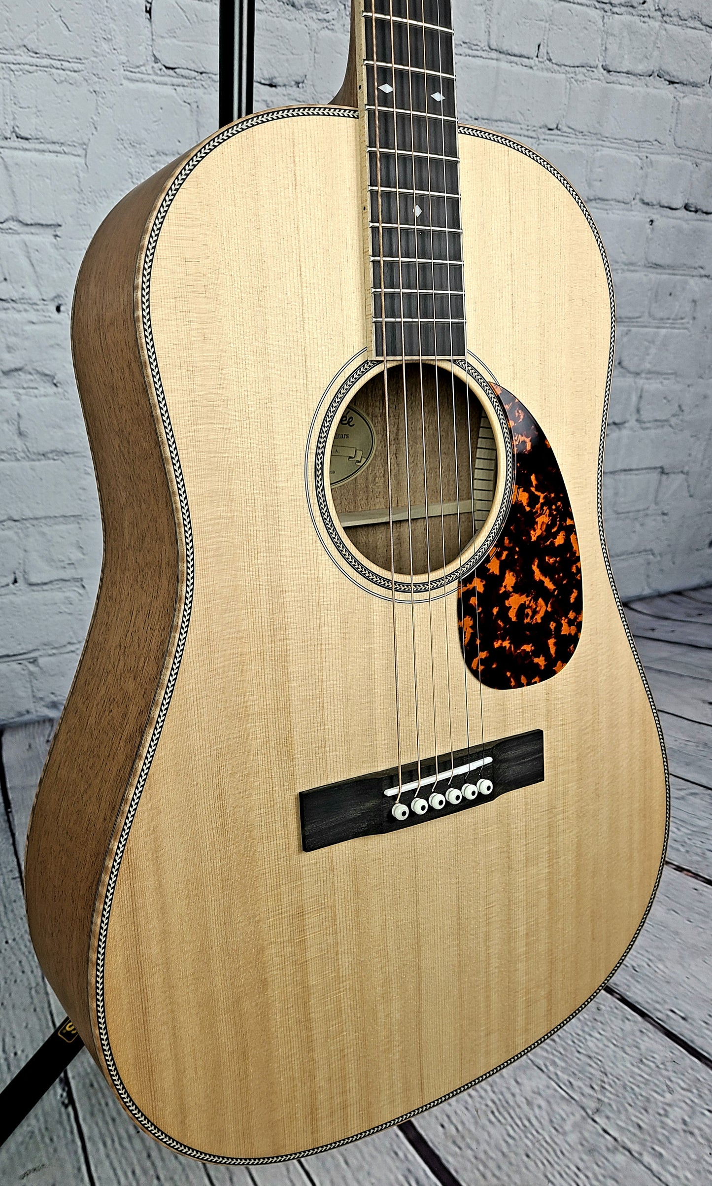 Larrivee SD-50 Sloped Dreadnaught Acoustic Guitar Slotted Headstock Mahogany Spruce Top