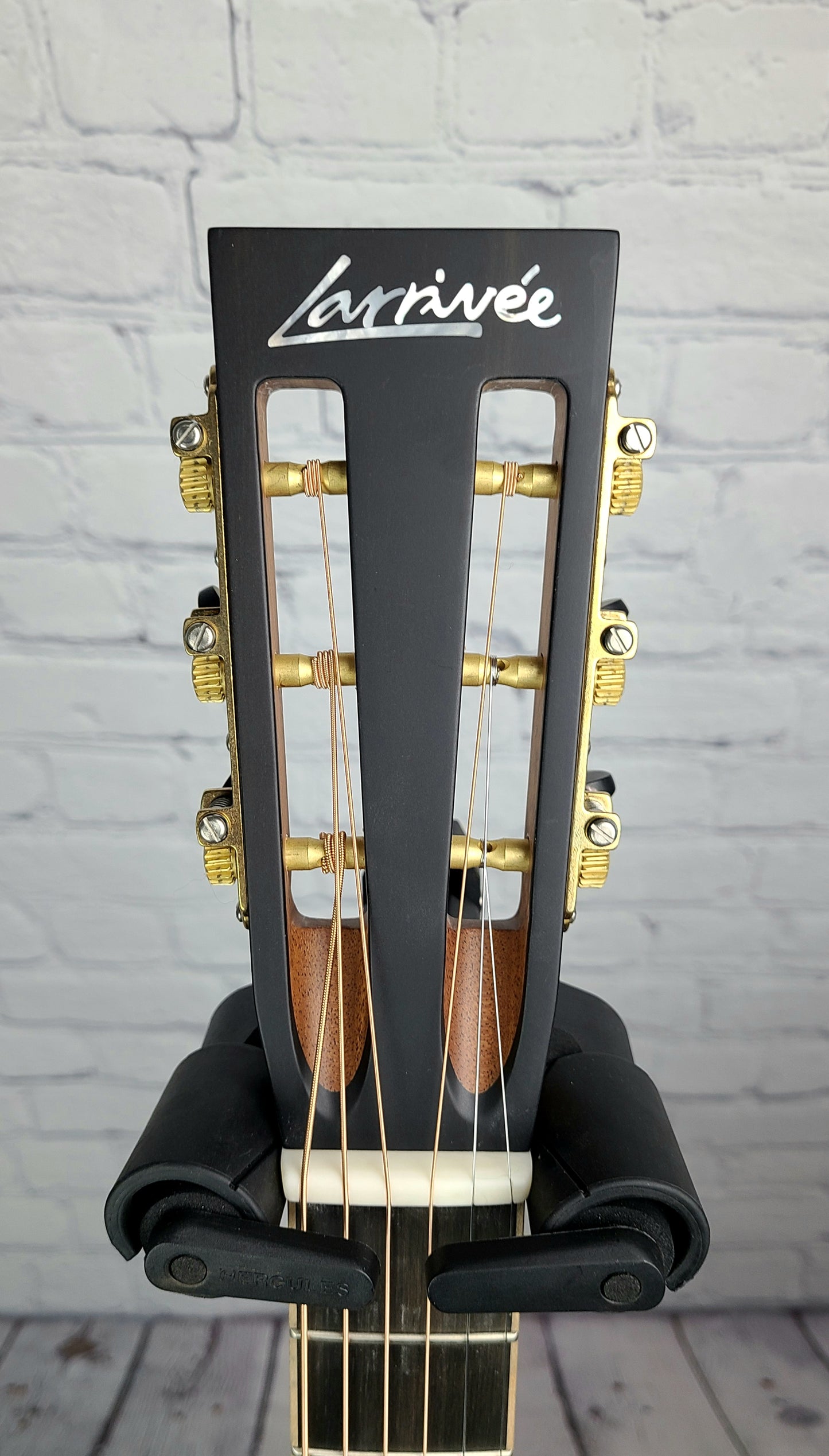 Larrivee SD-50 Sloped Dreadnaught Acoustic Guitar Slotted Headstock Mahogany Spruce Top