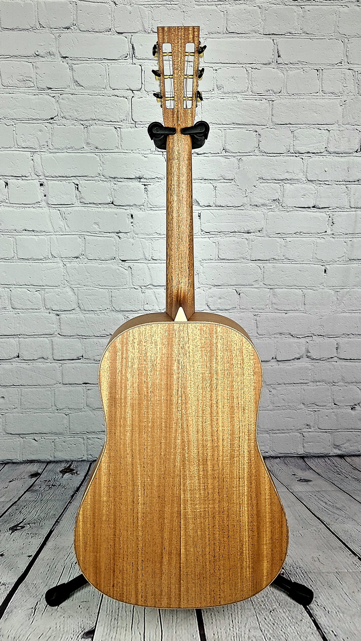 Larrivee SD-50 Sloped Dreadnaught Acoustic Guitar Slotted Headstock Mahogany Spruce Top