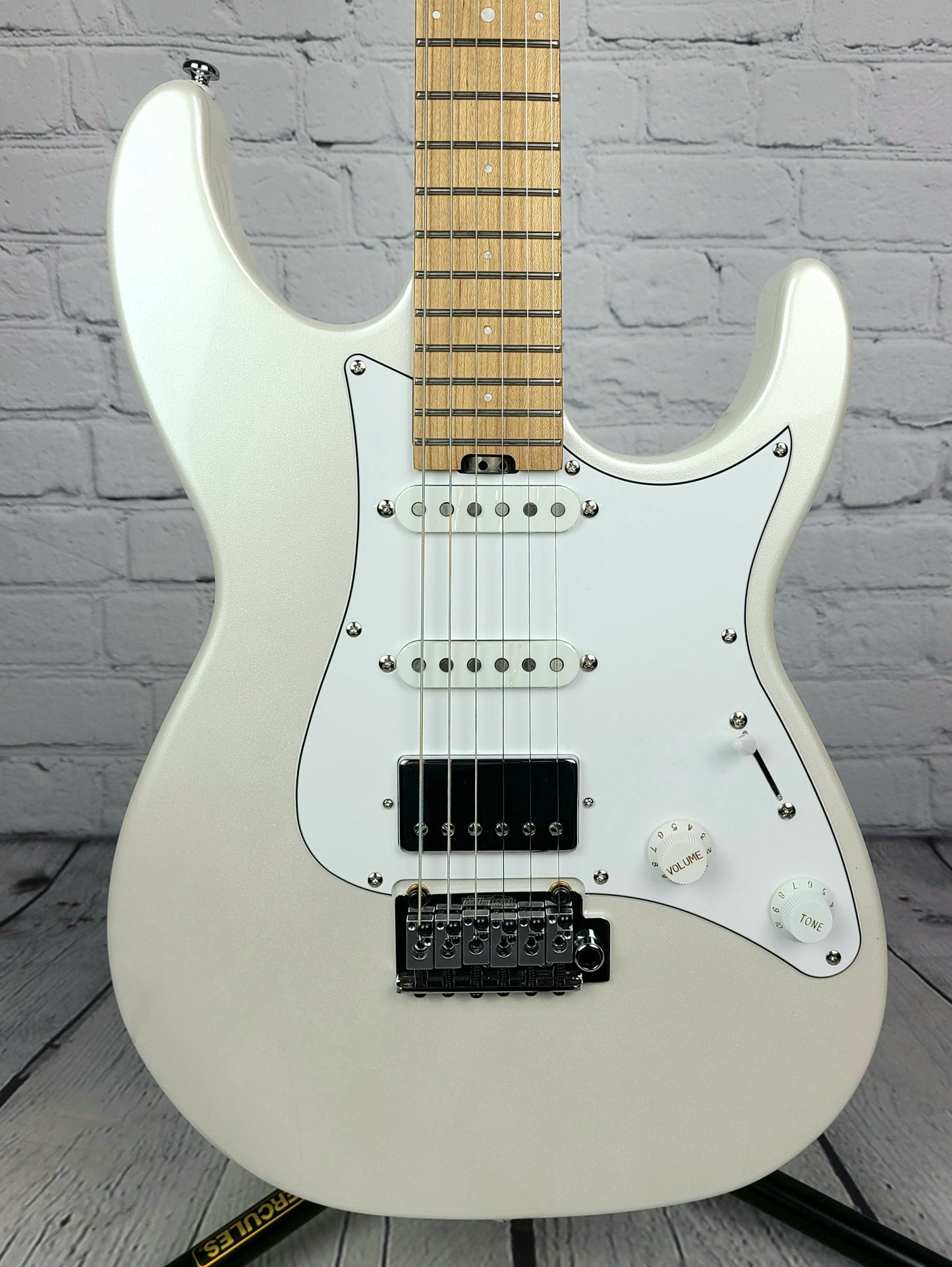 Balaguer Select Toro Classic HSS Roasted Maple Electric Guitar Metallic White