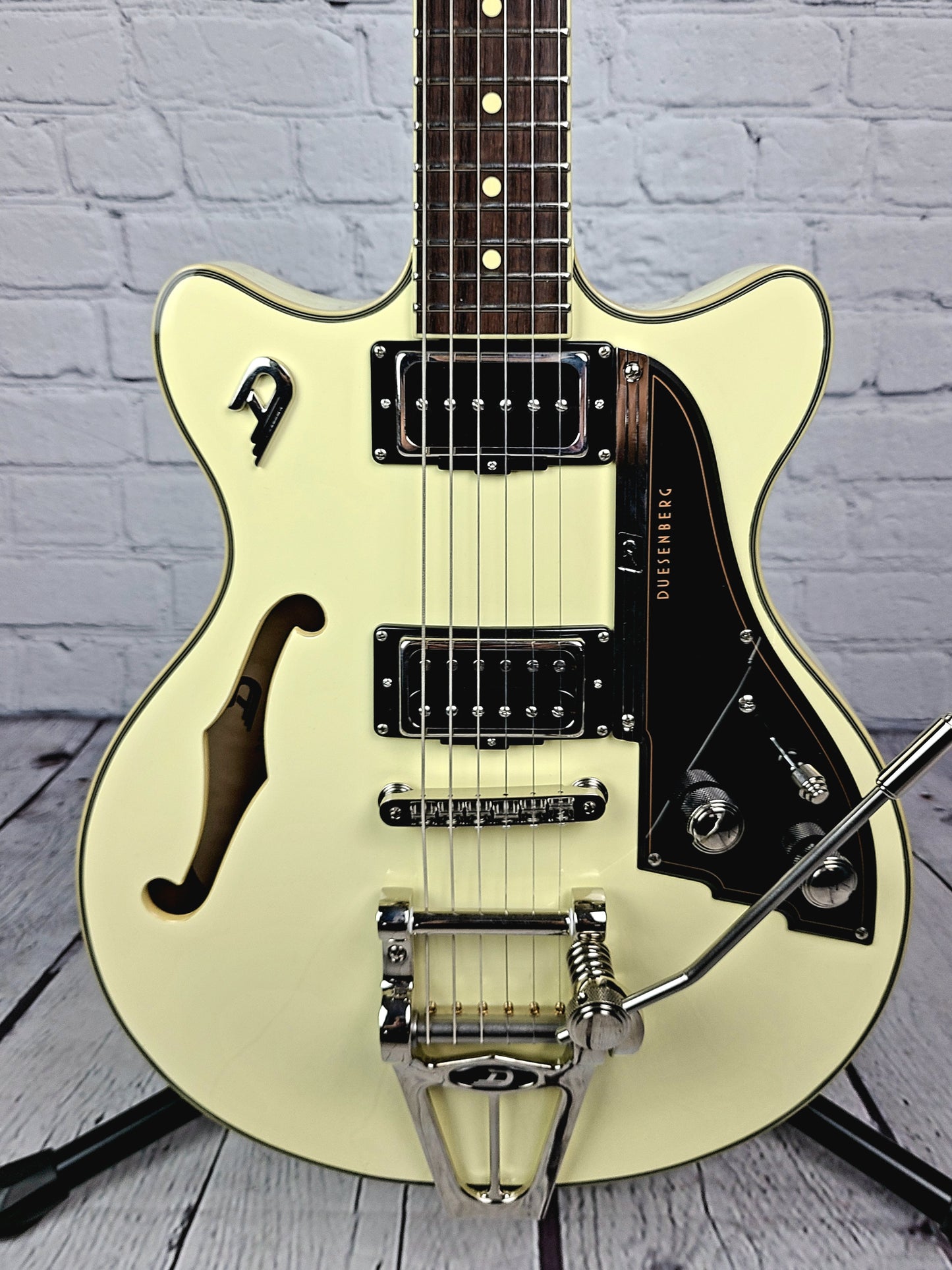 Duesenberg Guitars Fullerton TV Semi-Hollow Electric Guitar Vintage White