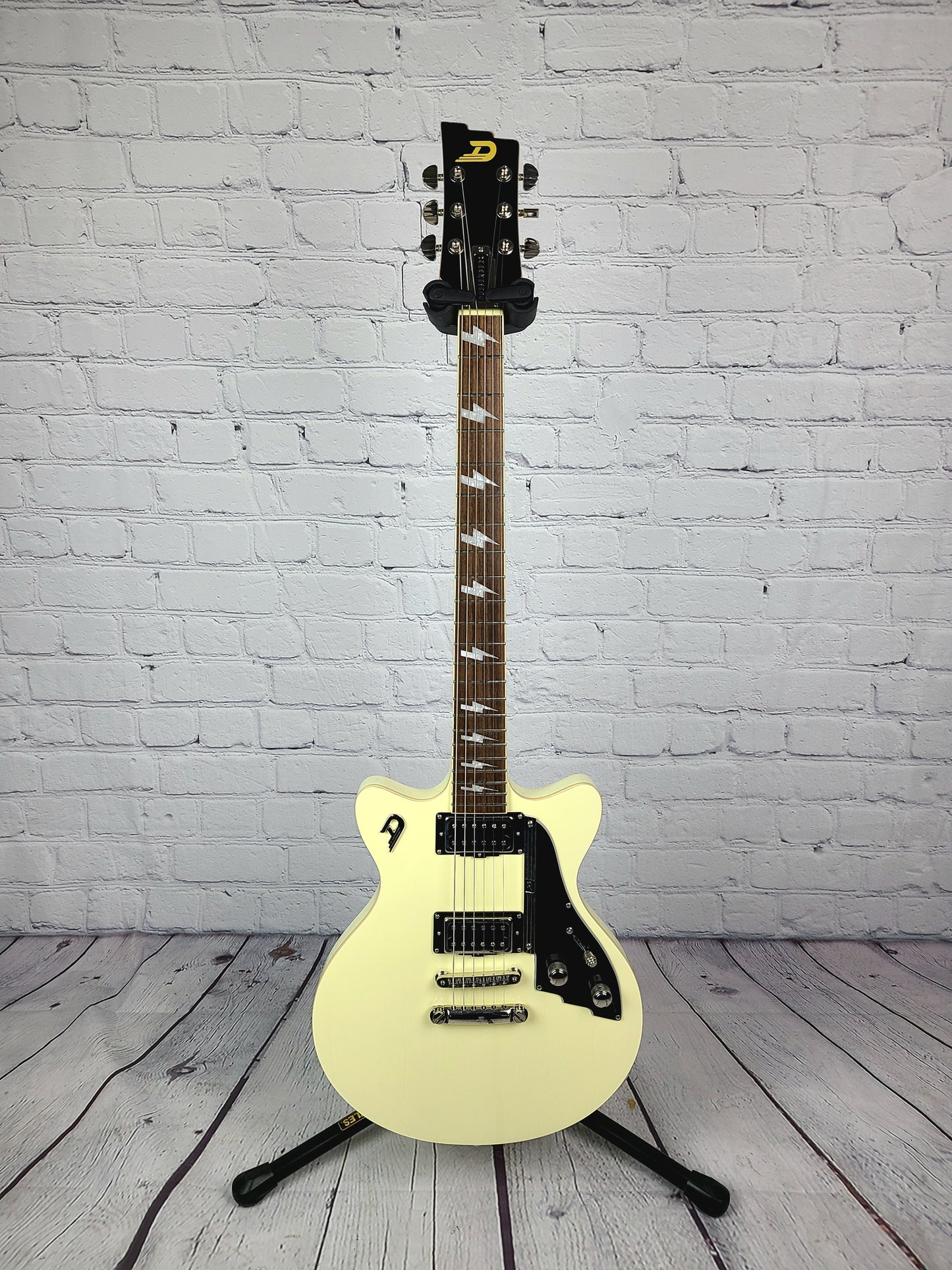 Duesenberg Guitars Bonneville Solid Body Electric Guitar Vintage White