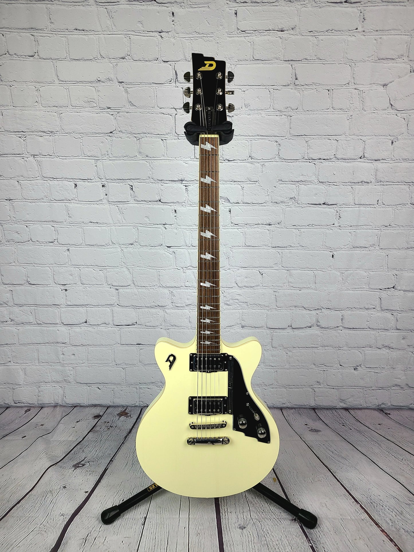 USED Duesenberg Guitars Bonneville Solid Body Electric Guitar Vintage White