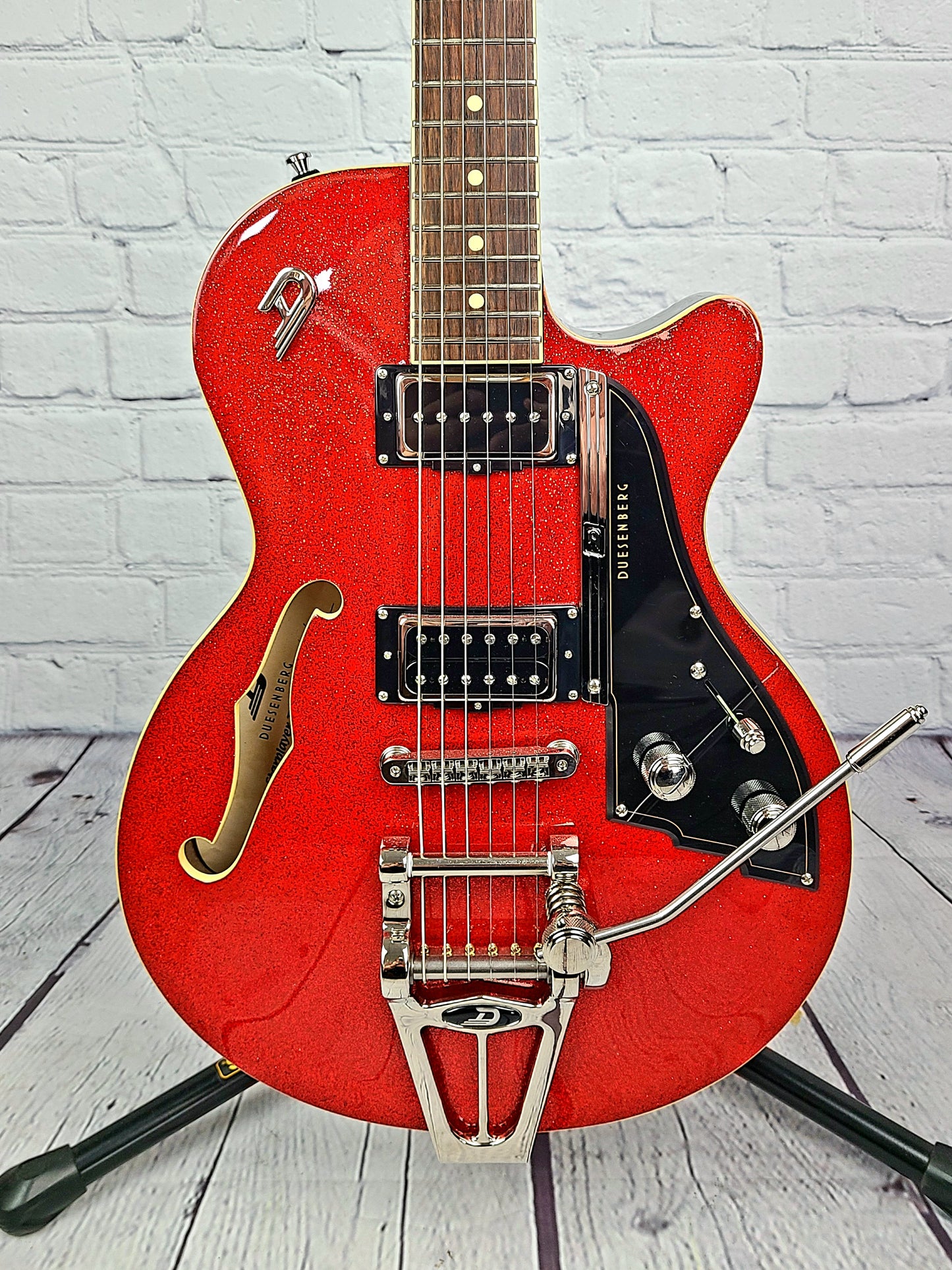 Duesenberg Starplayer TV Semi-Hollow Electric Guitar Red Sparkle DTV-RDS