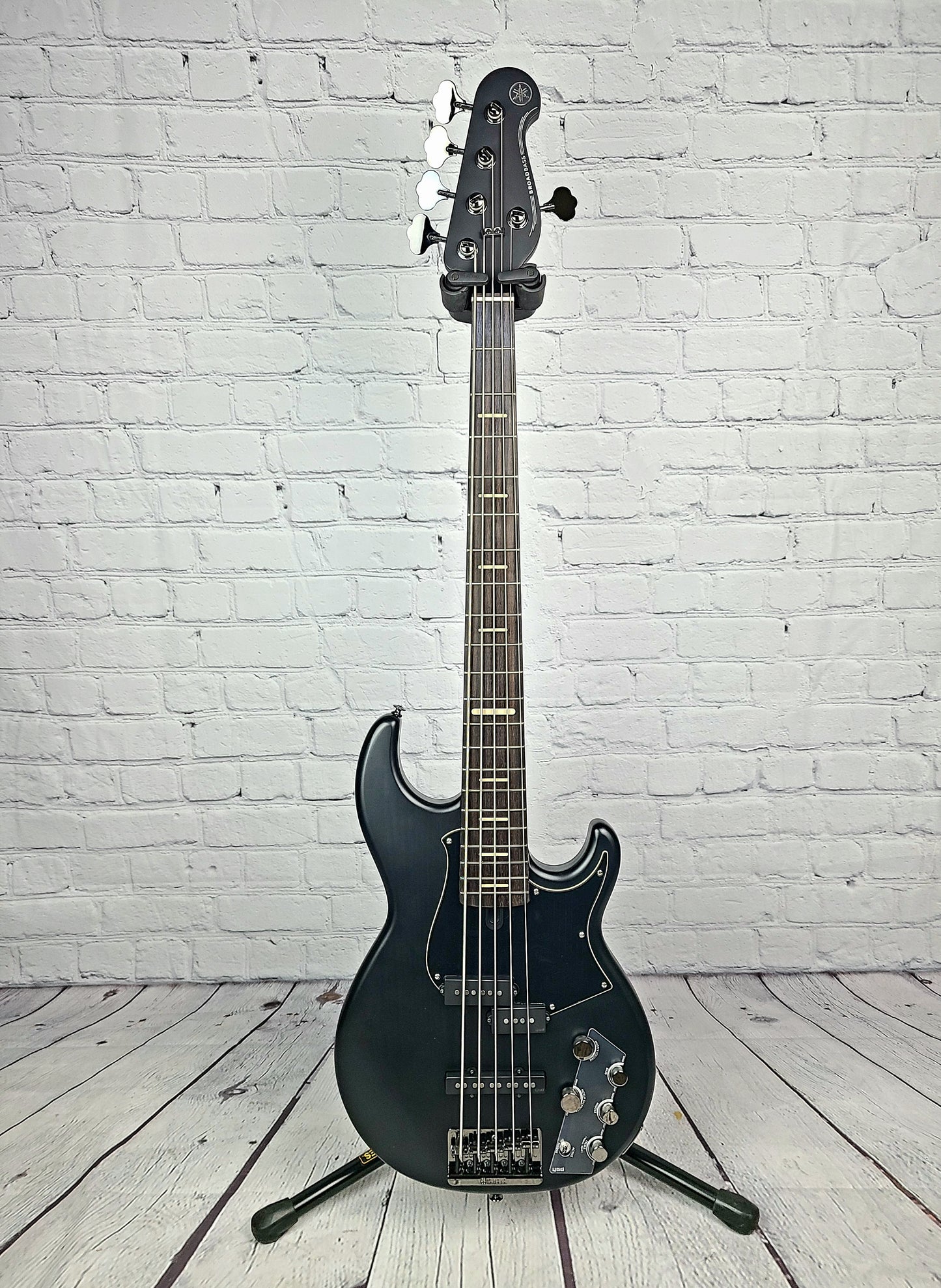 Yamaha BB735A MTB Electric 5 String Bass Matte Black