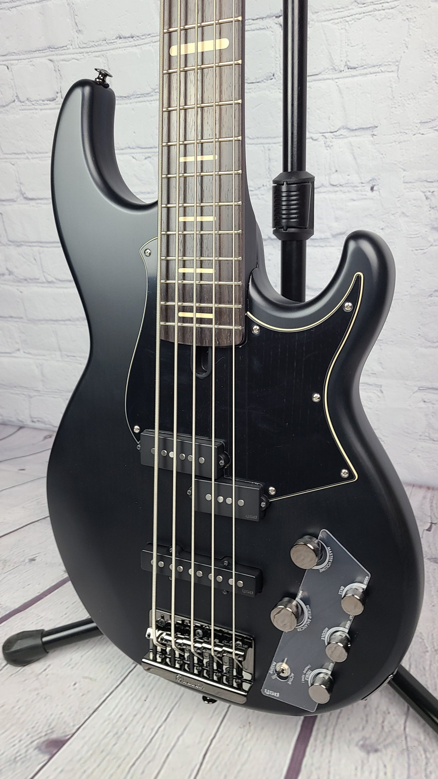 Yamaha BB735A MTB Electric 5 String Bass Matte Black