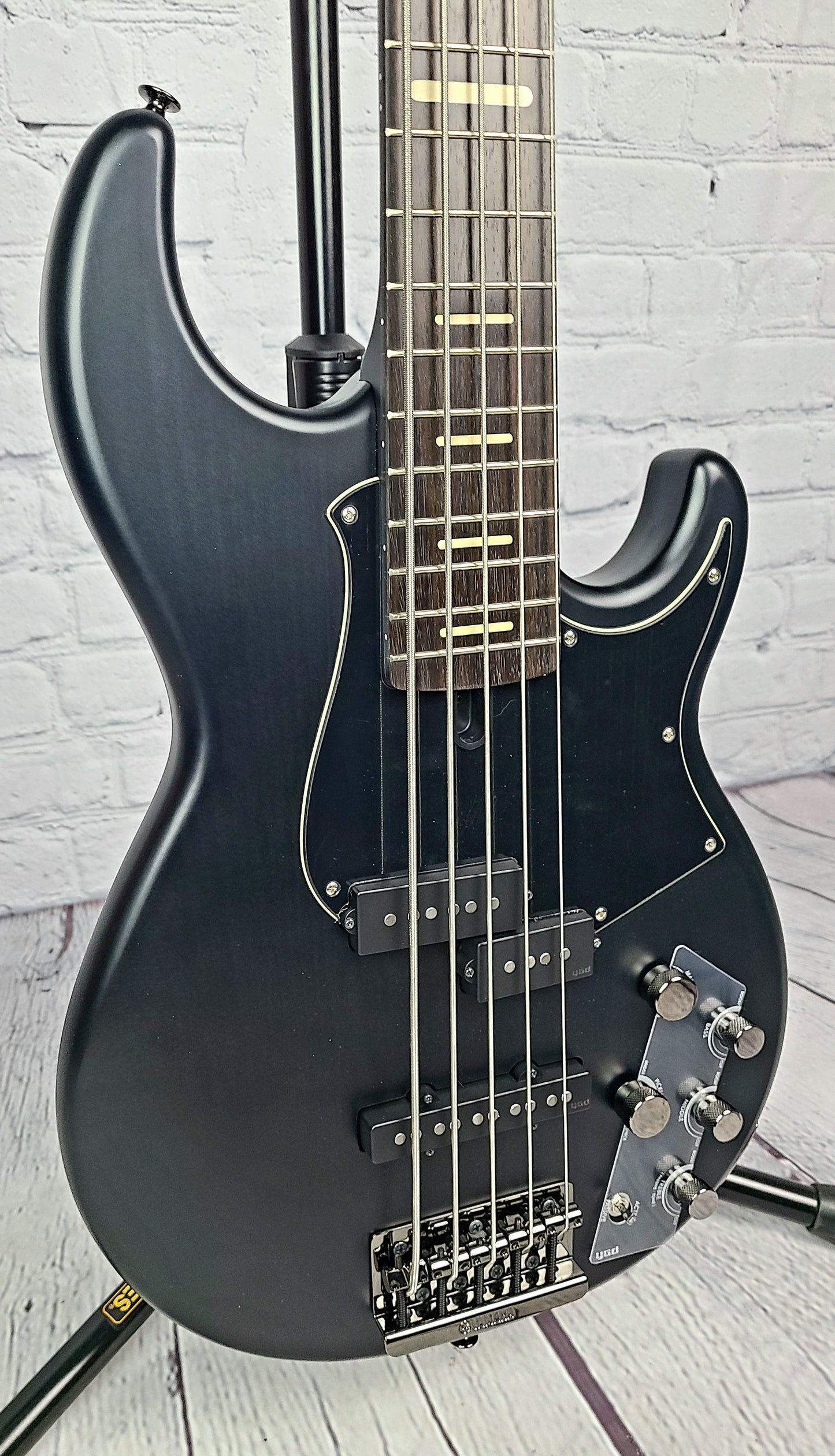 Yamaha BB735A MTB Electric 5 String Bass Matte Black