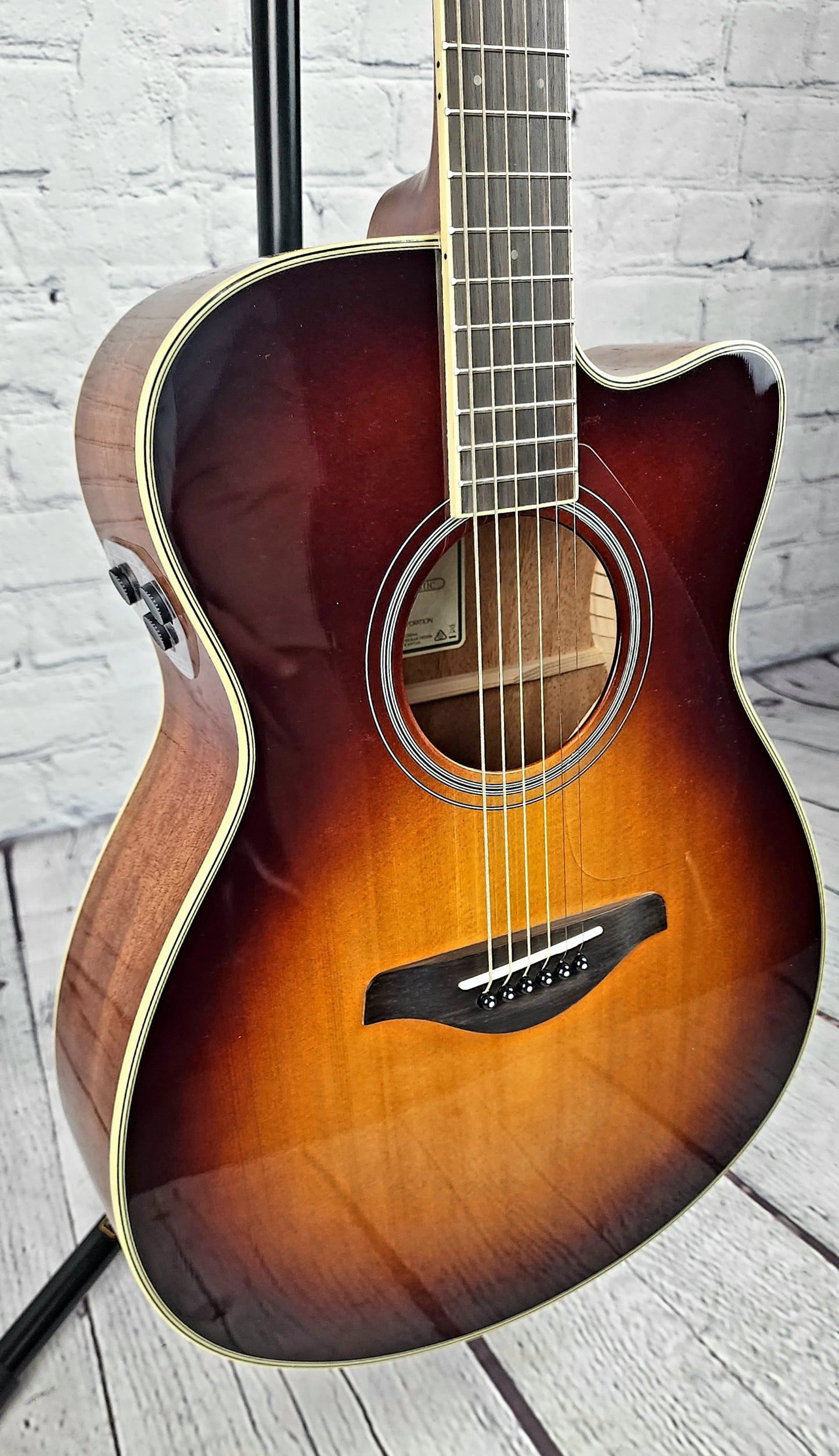 Yamaha FSC-TA BS TransAcoustic Cutaway Acoustic Guitar Brown Sunburst