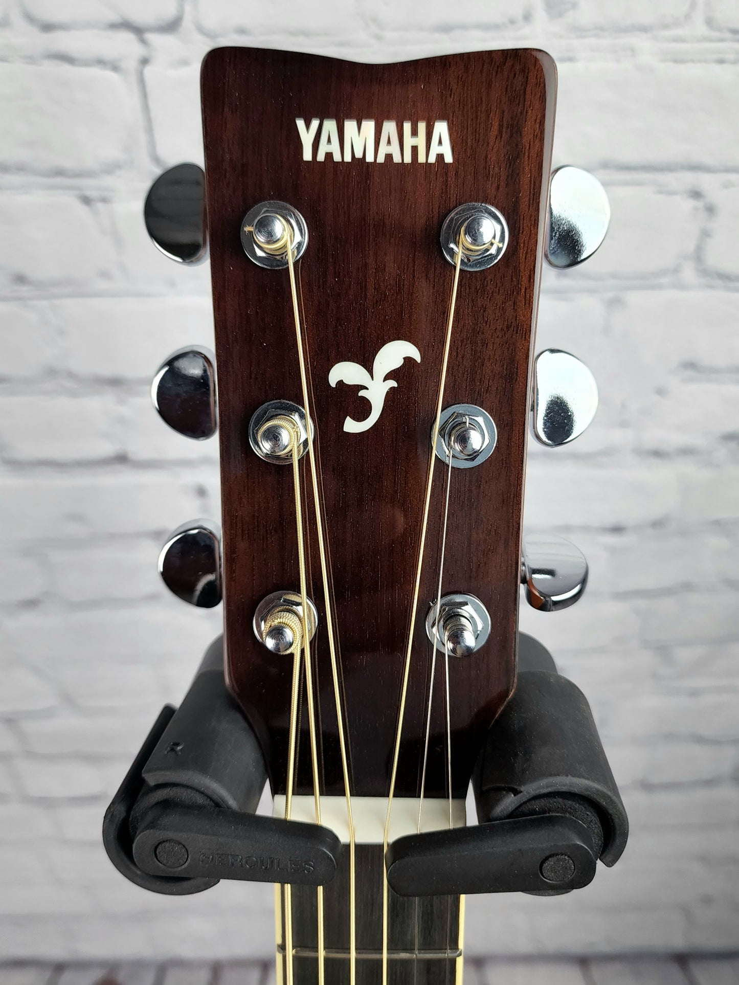 Yamaha FSC-TA BS TransAcoustic Cutaway Acoustic Guitar Brown Sunburst