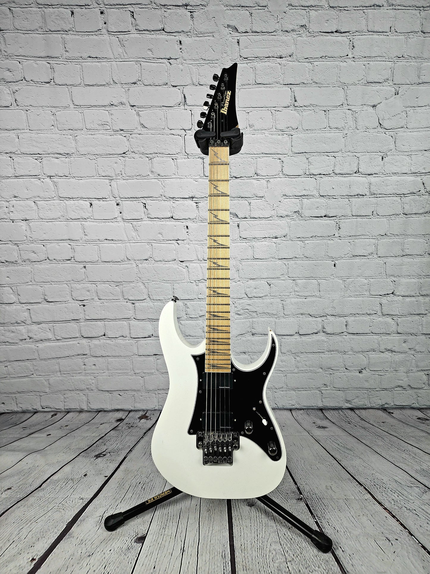 USED Ibanez Prestige RG3550MZ Galaxy White Seymour Duncan Blackouts Electric Guitar