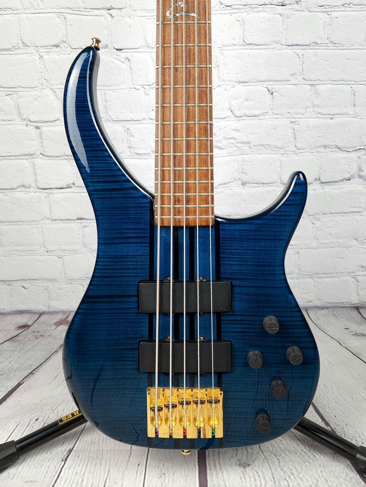 USED Peavey Cirrus 5 String Bass USA Neck Through Peacock Blue