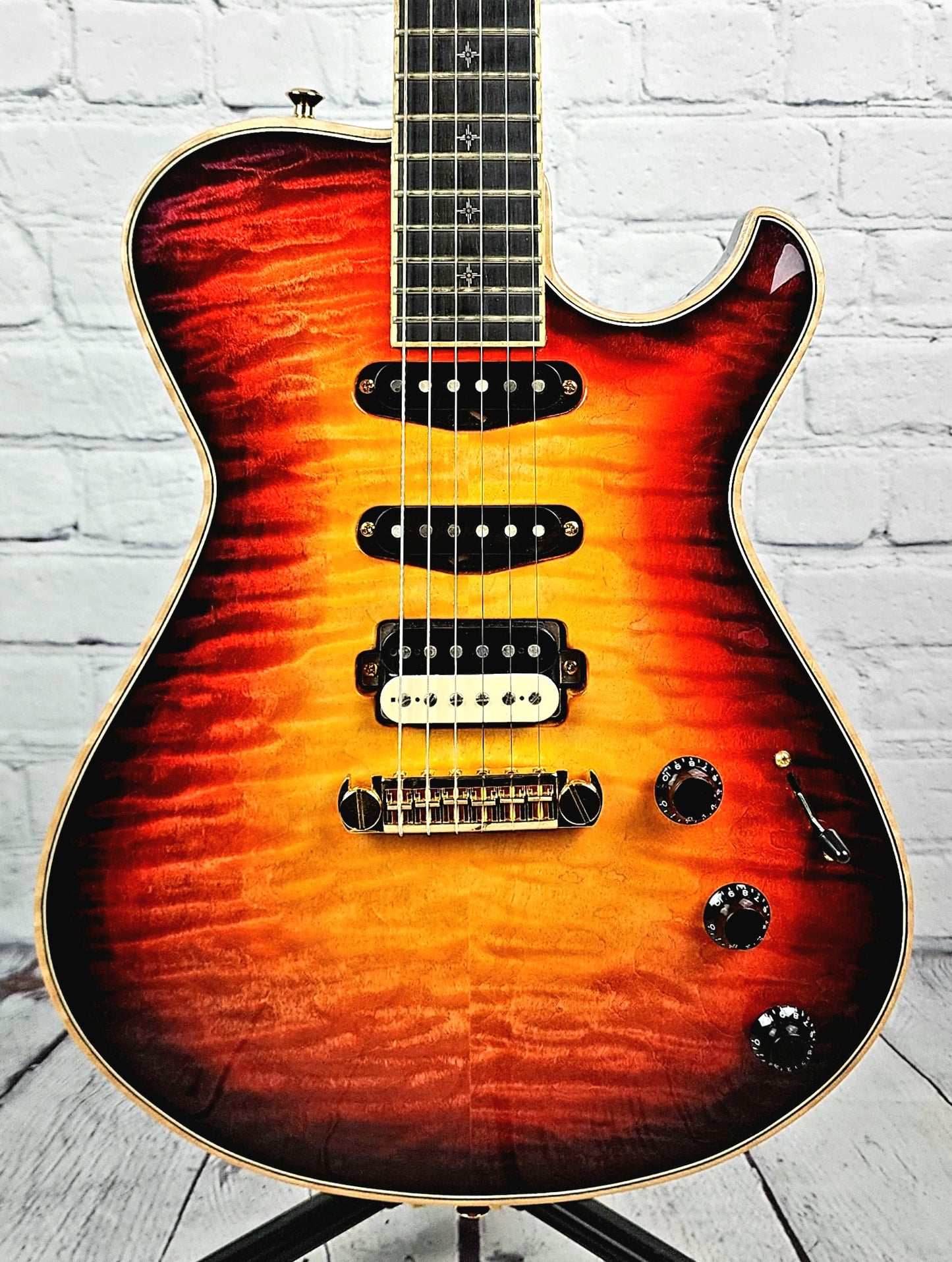 USED Knaggs Kenai Tier 1 Sunrise Burst Quilt Top HSS Electric Guitar Flame Neck