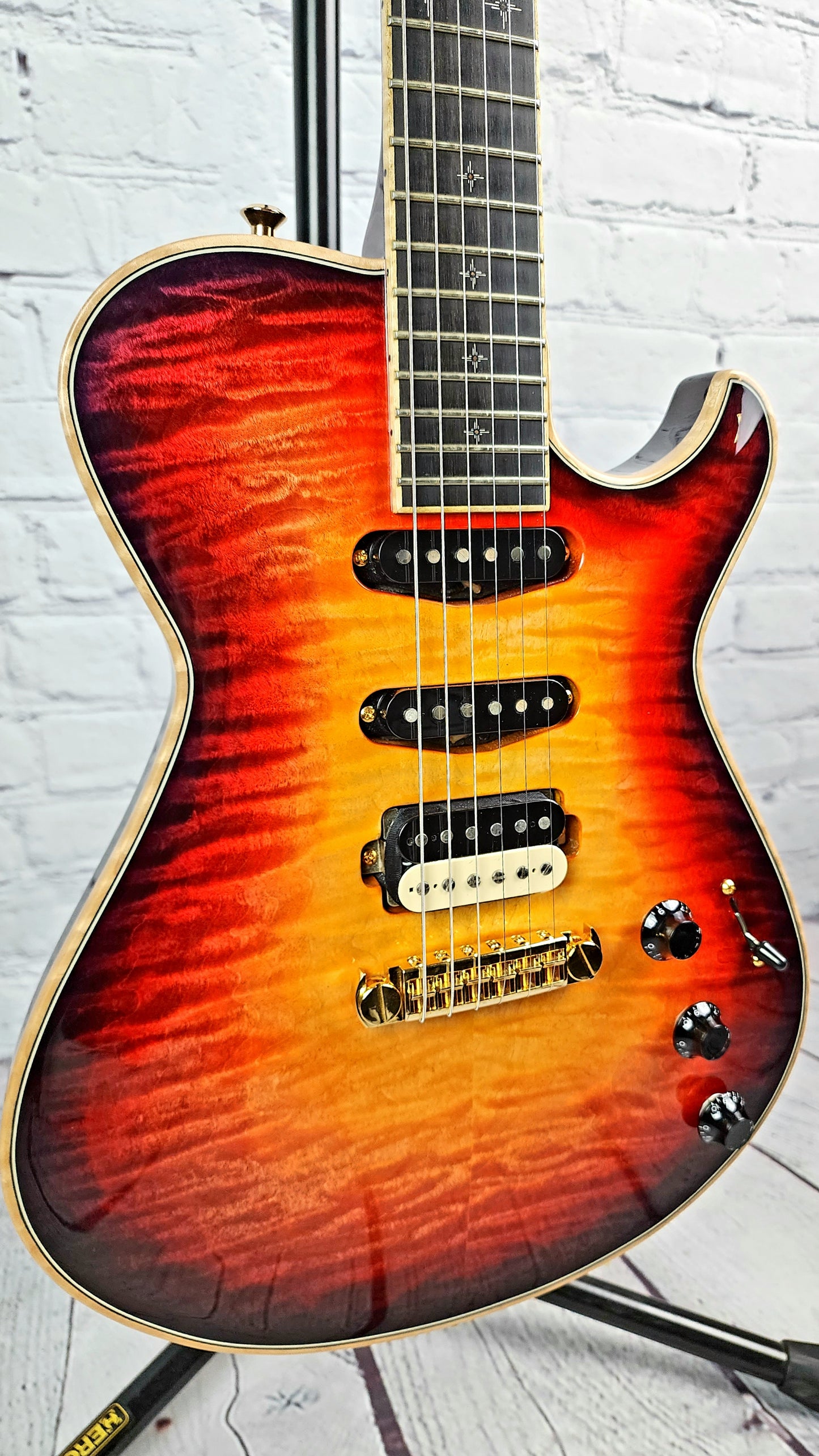 USED Knaggs Kenai Tier 1 Sunrise Burst Quilt Top HSS Electric Guitar Flame Neck