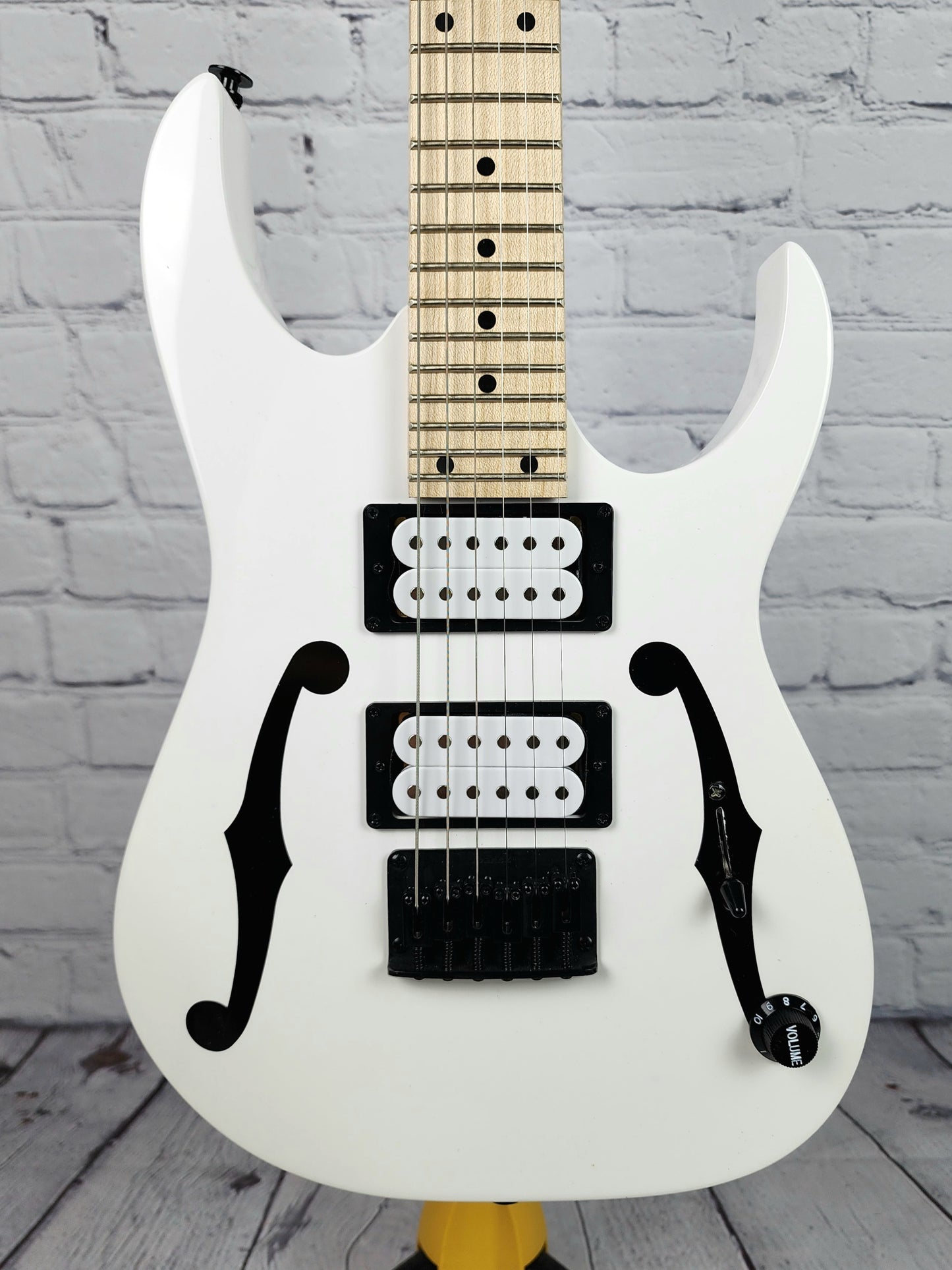 Ibanez PGMM31 WH Paul Gilbert miKro Short Scale White Electric Guitar