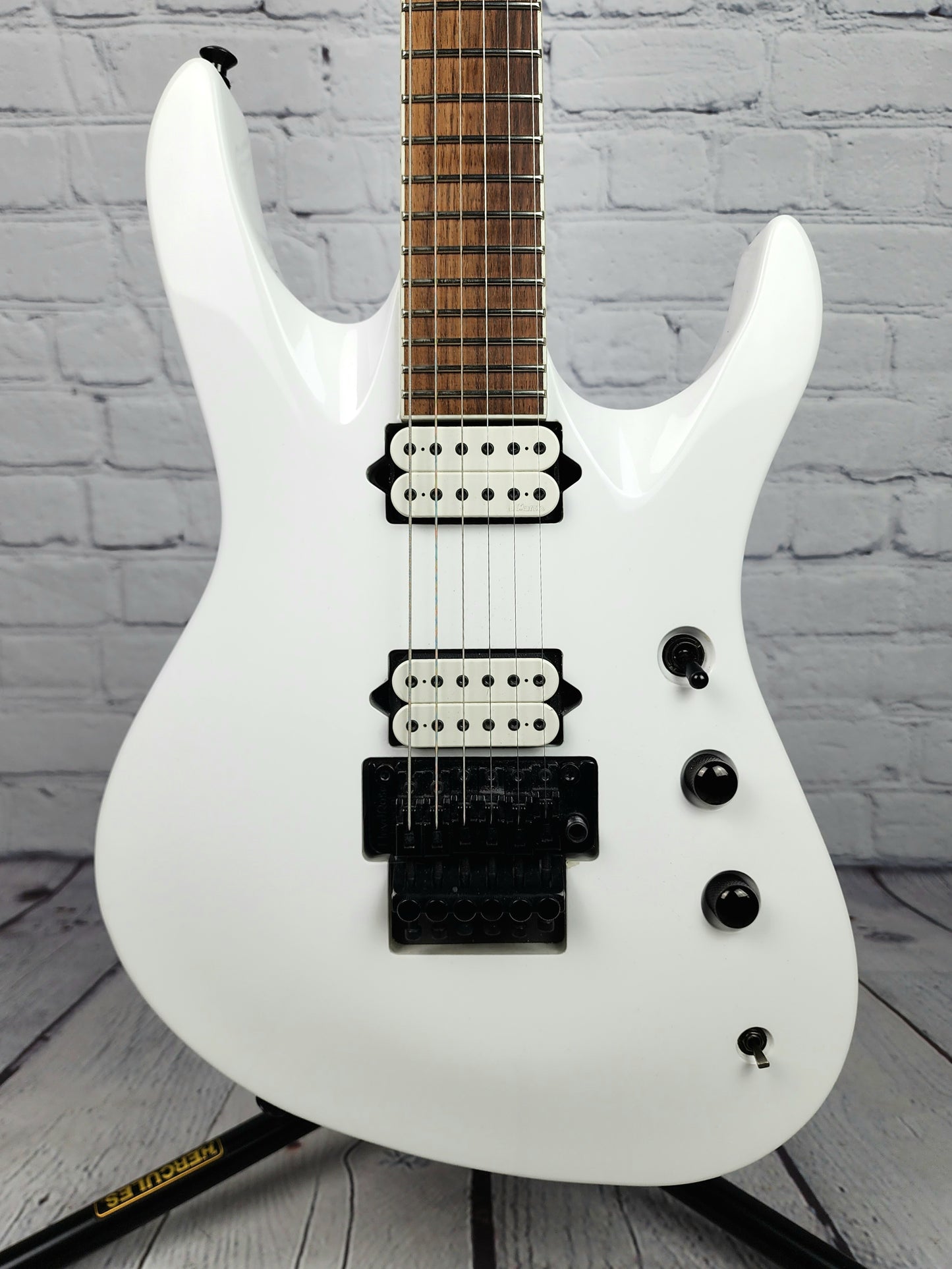 USED Jackson Chris Broderick Pro Series 6 String Electric Guitar Floyd Rose Gloss White