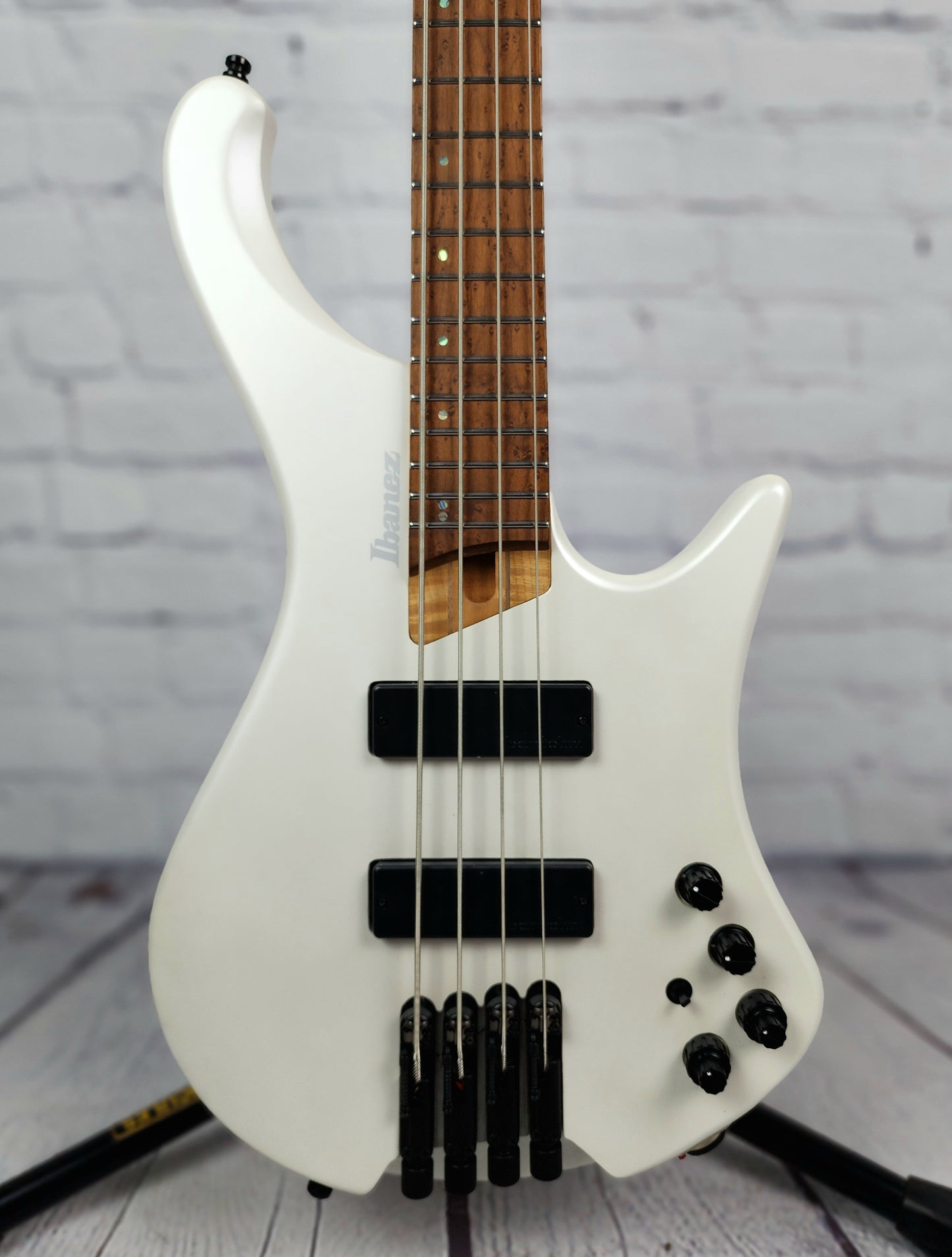 Ibanez EHB1000 PWM 4 String Bass Pearl White Metallic