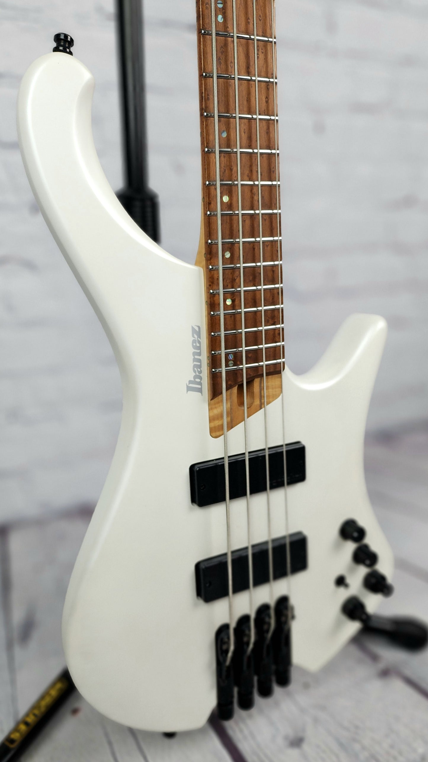 Ibanez EHB1000 PWM 4 String Bass Pearl White Metallic