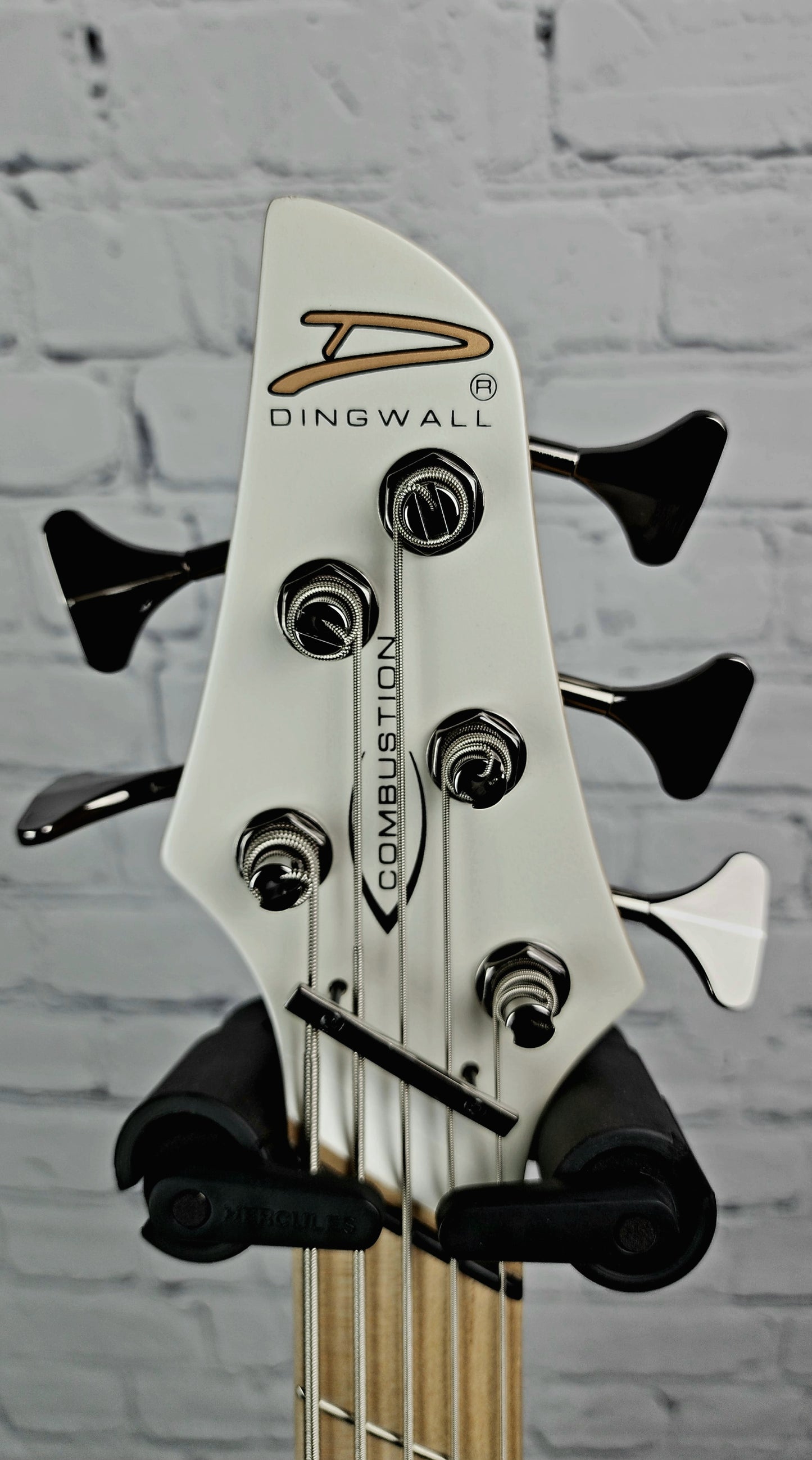Dingwall NG3 Nolly 5 String Nolly Bass Guitar Ducati White