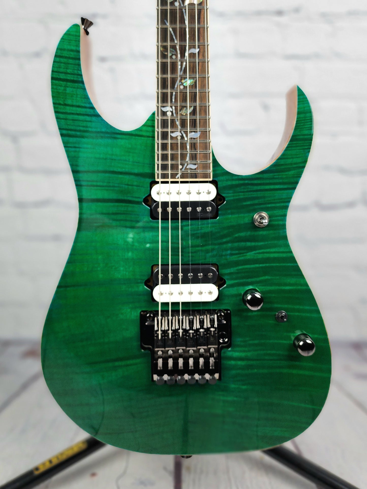 Ibanez J.Custom RG8520GE 6 String Electric Guitar Green Emerald