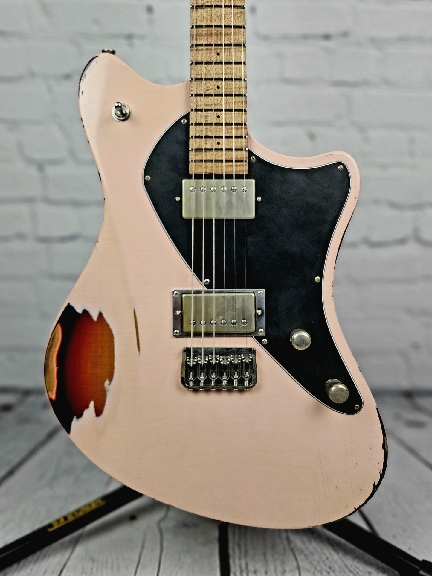 Balaguer Guitars USA Series Espada Shell Pink Over Sunburst Roasted Maple