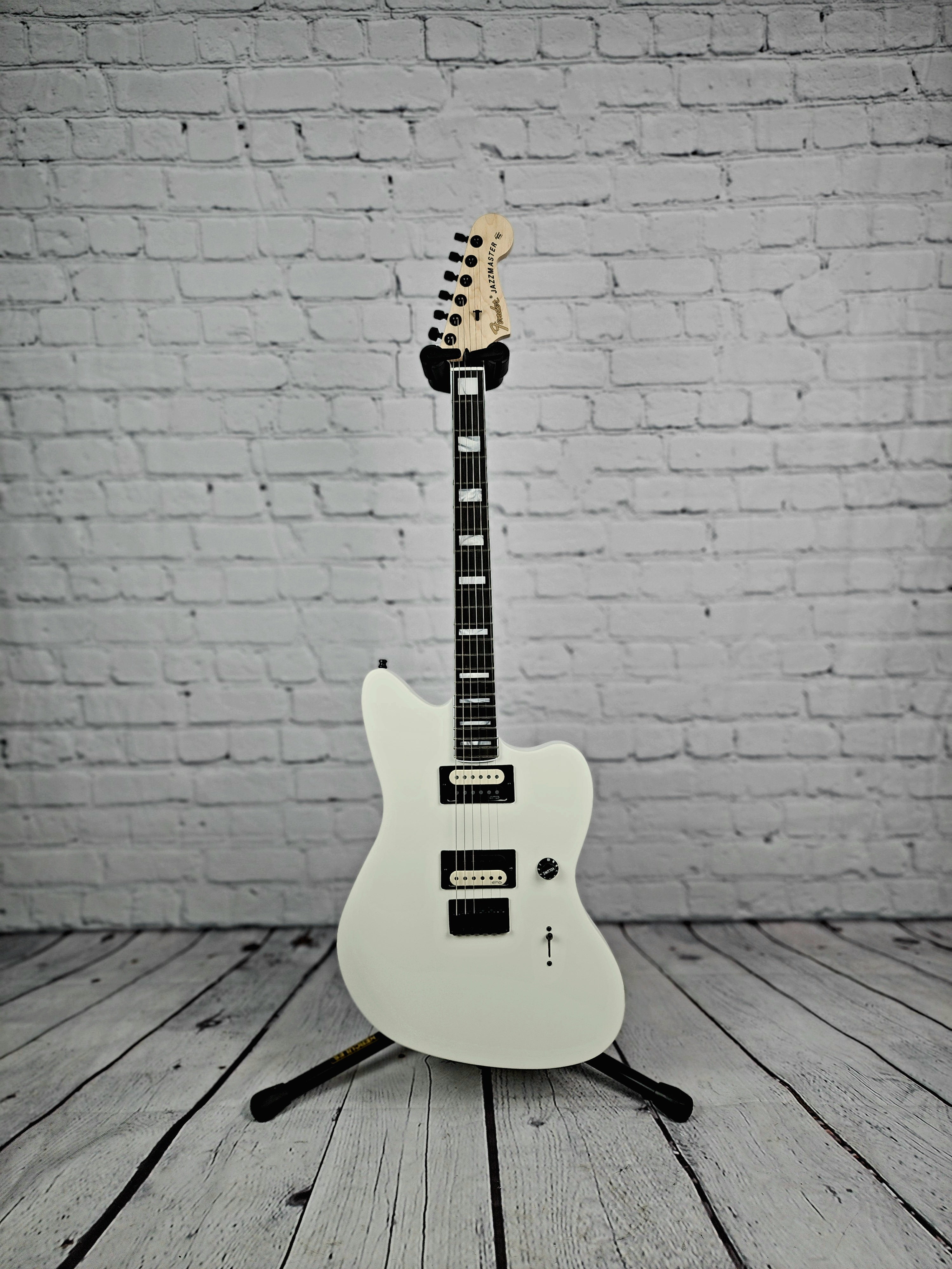 USED Fender Jim Root Jazzmaster V4 – Guitar Brando