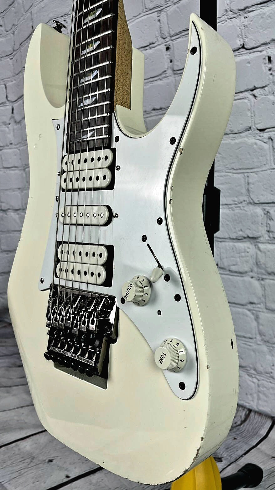 USED Ibanez Universe UV7PWH 1991 White 7 String Electric Guitar