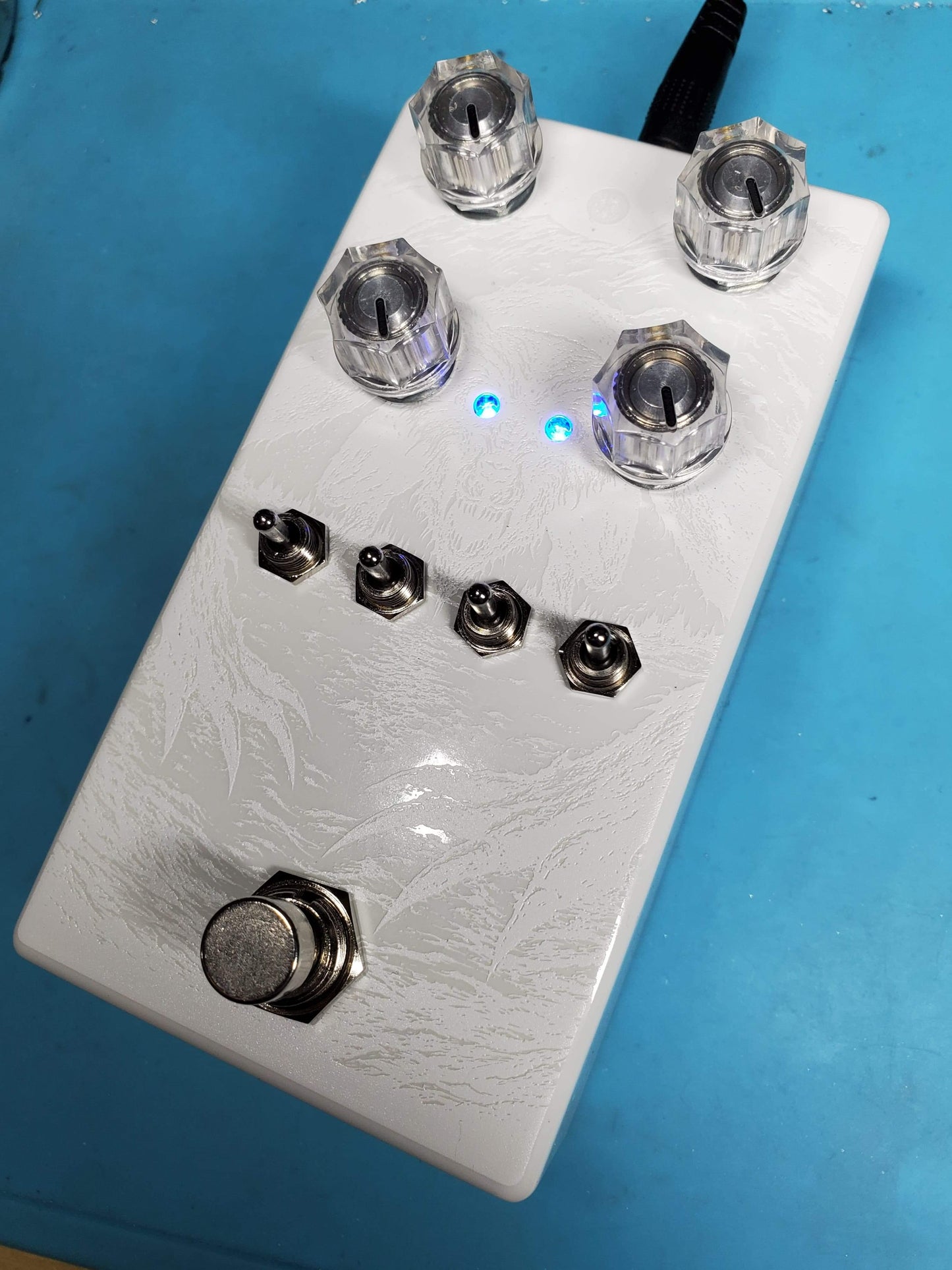 Highwind Direwolf Overdrive OD Pedal White - Guitar Brando